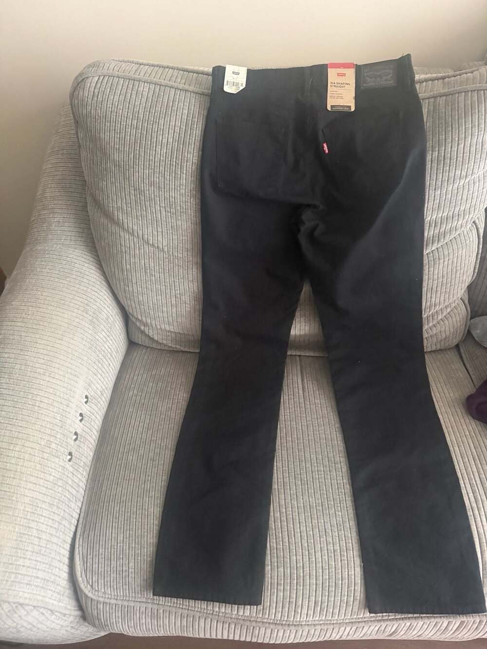 Levi's Women's 314 Shaping Straight Leg Jeans in Black, Size 28x32